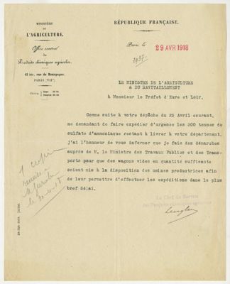 Note du ministre de l'agriculture et du ravitaillement au Préfet en date du 29 avril 1918, concernant l'expédition de sulfate d'ammoniaque utile aux usines de guerre du département. Arch. Dép. d'Eure-et-Loir, 6 M 168.